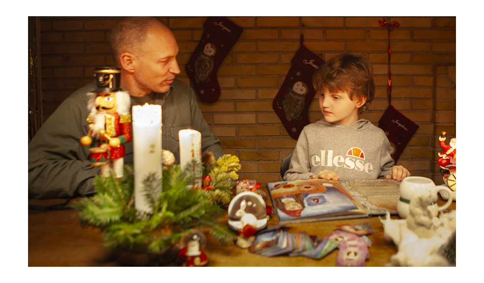 Hindenburg Systems Close Interview Christmas collection Folder Journalist Podcaster Scandinavian Introduction Electro Voice 635A 